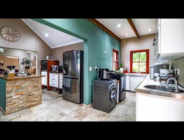 FARM FOR SALE IN SIR LOWRY'S PASS